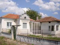 Renovated house 32 km from the beach front