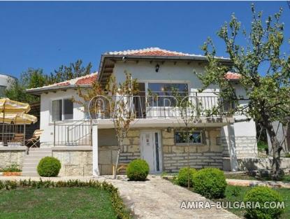 Sea view villa in Balchik front