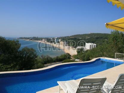 Furnished sea view villa 500m from the beach