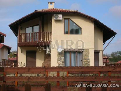Furnished house 7 km from the beach front 2