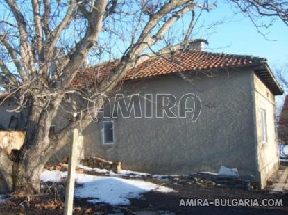House in Bulgaria next to Dobrich back