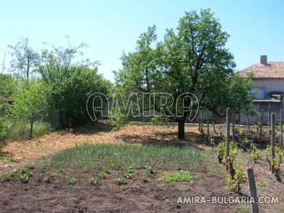 Holiday home in Bulgaria 9 km from the beach garden 3