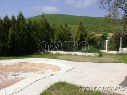 House in Bachik 500 m from the beach garden 3