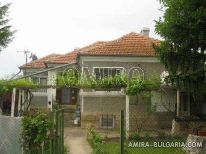 Bulgarian holiday home with big plot