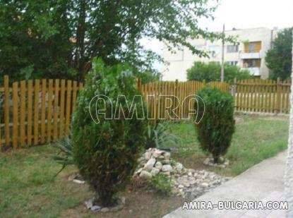 Bulgarian house 40 km from the beach garden