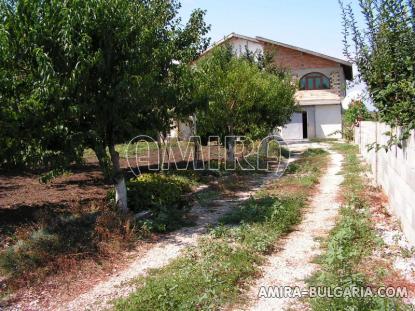 Spacious 5 bedroom house in Bulgaria Kavarna garden