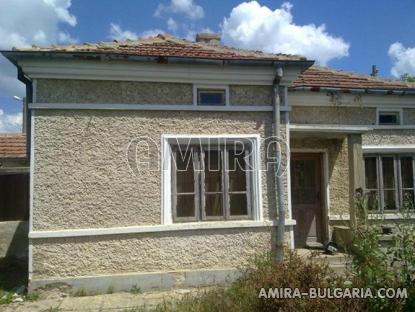 Cheap house in Bulgaria 19 km from the beach front 2