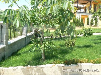 Sea view villa in Balchik garden 3