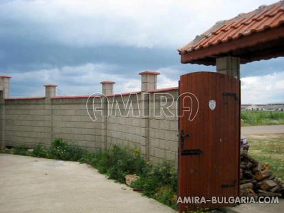 Sea view villa above the golf course fence