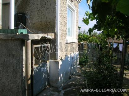 House in Bulgaria next to Dobrich side 2