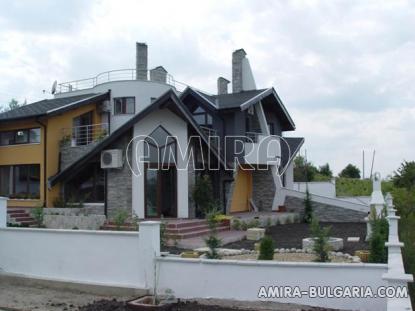 Semi-detached villa with Varna lake view