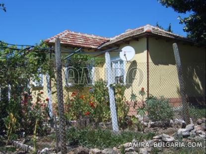 Furnished house with garage in Bulgaria side 2