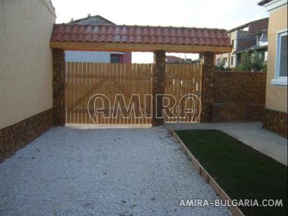 Seaside town house in Bulgaria fence 2