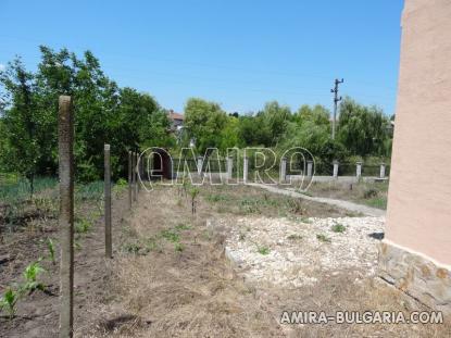 House in Bulgaria 34km from the beach garden 2