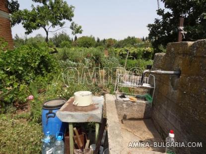 House in Bulgaria next to a lake garden 2