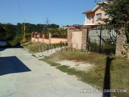 New semi-detached house near Kamchia road access