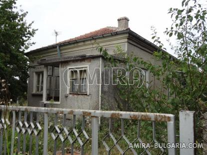 House in Bulgaria 18km from the beach fence