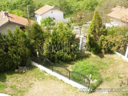 House in Bachik 500 m from the beach garden 4