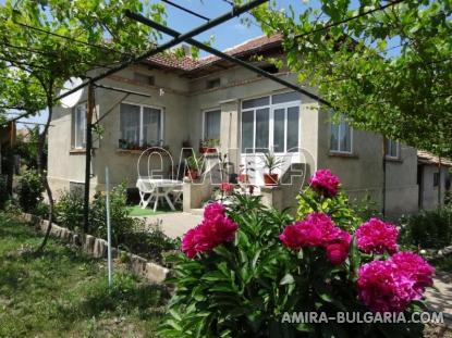 Renovated house with garage in Bulgaria 0