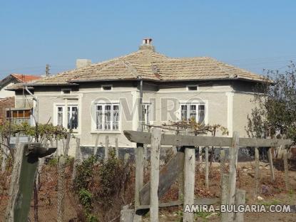 House with big plot 8km from the beach 2