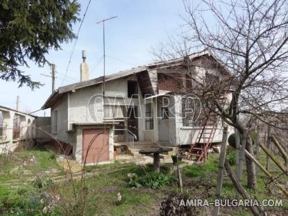 Massive house 3km from Dobrich 2