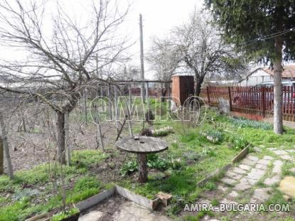 Massive house 3km from Dobrich 5