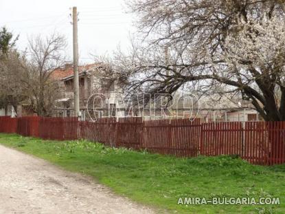 Massive house 3km from Dobrich 10