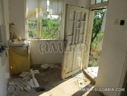 Old Bulgarian house with lake view room 4