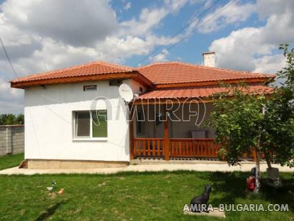 New Bulgarian house near a lake