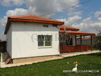 New Bulgarian house near a lake 1