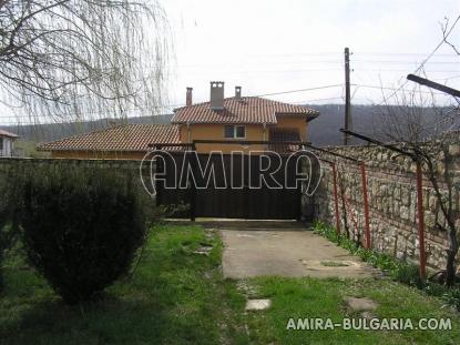 Massive house in Bulgaria near a lake 6