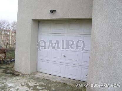 Massive house in Bulgaria near a lake 7