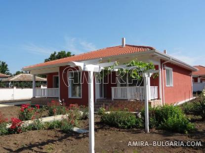 House with pool near the beach 4