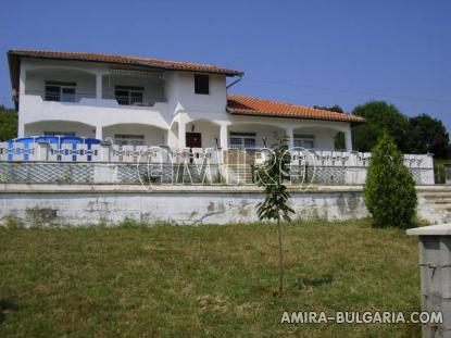 Furnished house 300 m from the beach