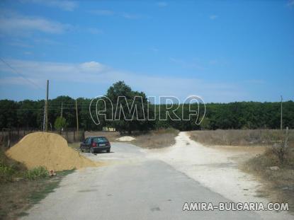 House 2 km from the beach road access