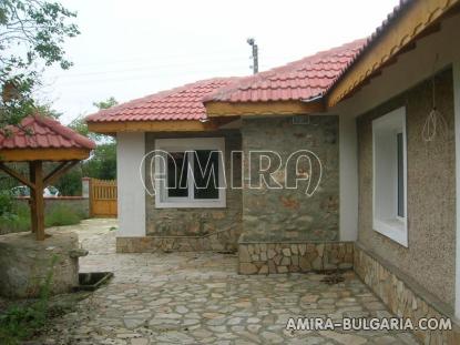 Renovated house 21 km from the beach side