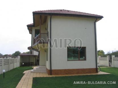 Furnished house 2 km from the beach side