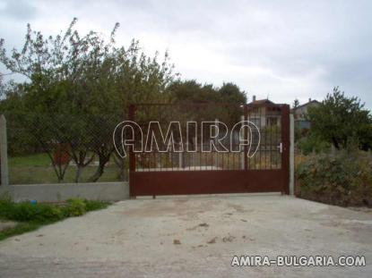 Furnished house 10km from Varna fence