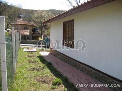 New prefab house 29km from Varna fence
