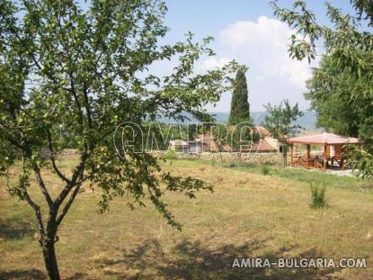 House in traditional Bulgarian style garden 3