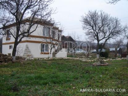 House in Bulgaria 10 km from Varna garden