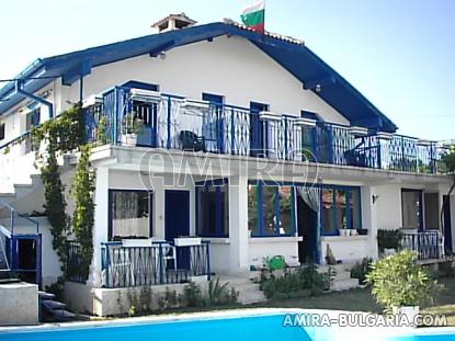 Furnished house near the beach 1