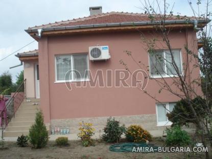 Town house in Bulgaria 6 km from the beach side