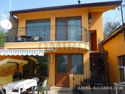 Furnished villa on Varna lake shore