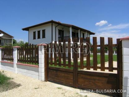 House near Varna in authentic Bulgarian style side 3