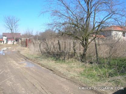 Stone house 21 km from Varna road access