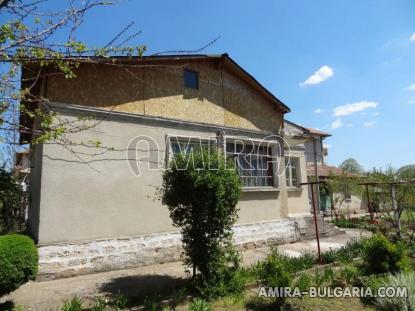 House in Bulgaria 5 km from Dobrich back