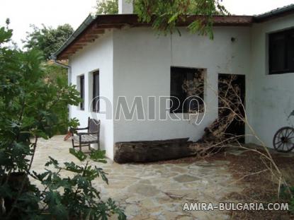 Furnished house 25km from Varna side 2