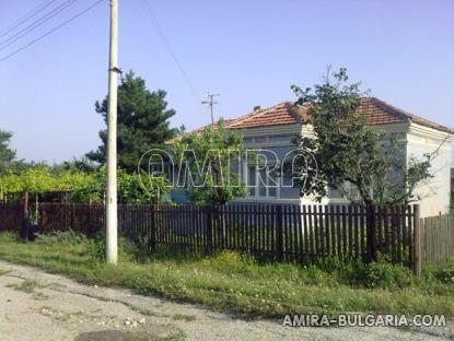 House in Bulgaria near a dam front 5