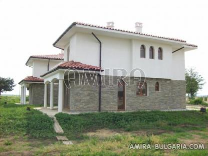 Massive 3 bedroom house 8 km from the beach houses 2